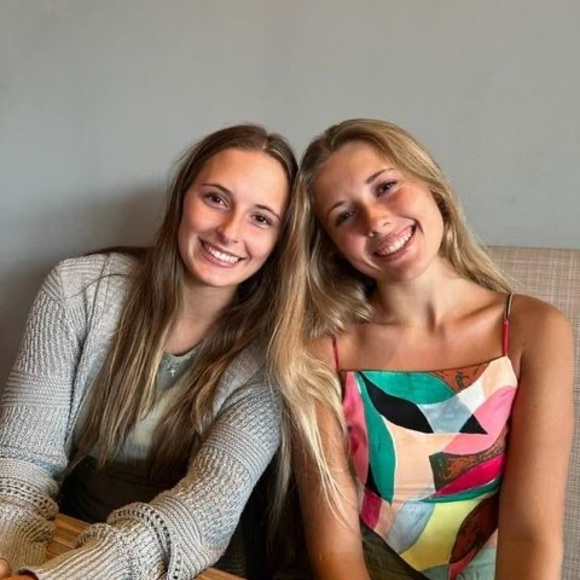 Meet your Posher, Lauren - Picture 1 of 1